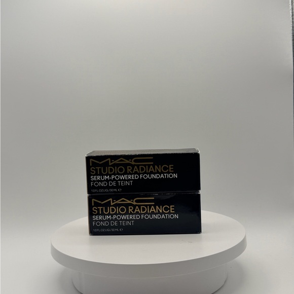 MAC Cosmetics Studio Radiance Serum-Powered Foundation NW40 NEW Authentic 2 pack